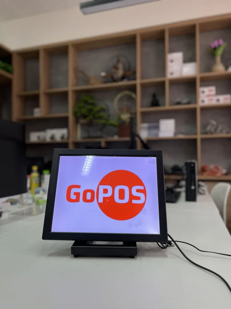 Gopos LED 15″
